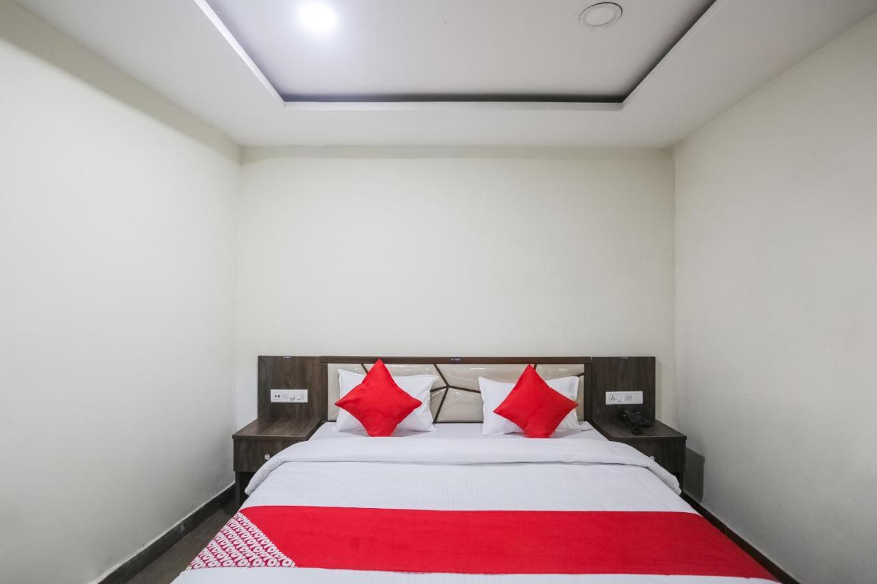 Oyo 63134 Hotel Red Queen Raigarh Habitación foto